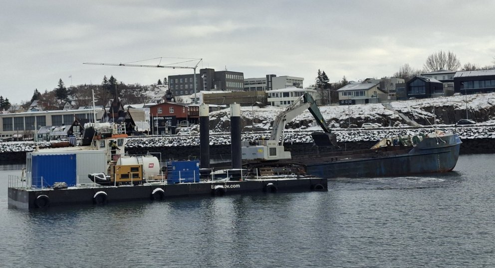 Dýpkað fyrir nýrri Hamarshöfn