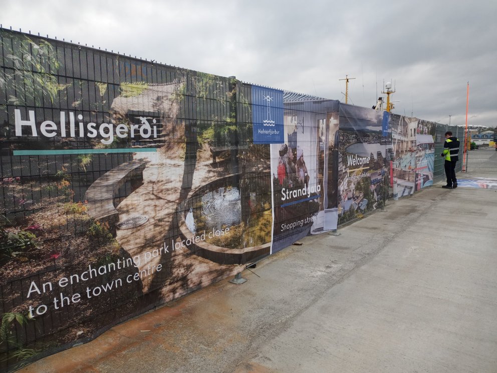 Myndskreytingar við farþegabakkann