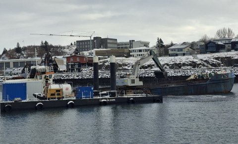 Dýpkað fyrir nýrri Hamarshöfn
