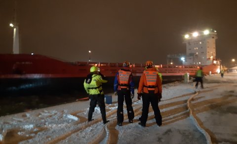 Francisca slitnaði frá bryggju