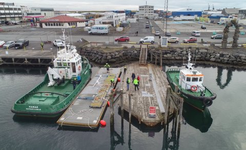 Ný flotbryggja við Víkinginn